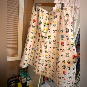 Ann Taylor Cream Skirt with Floral and Butterfly Design